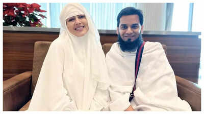 Bigg Boss fame Sana Khan reveals her husband Mufti Anas Sayed is seven years younger than her; says 'When I met him I was in a very bad phase'